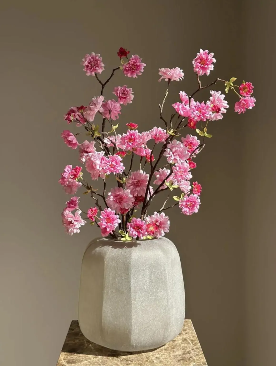 Light & living vaas met zijden bloem kersenbloesem.