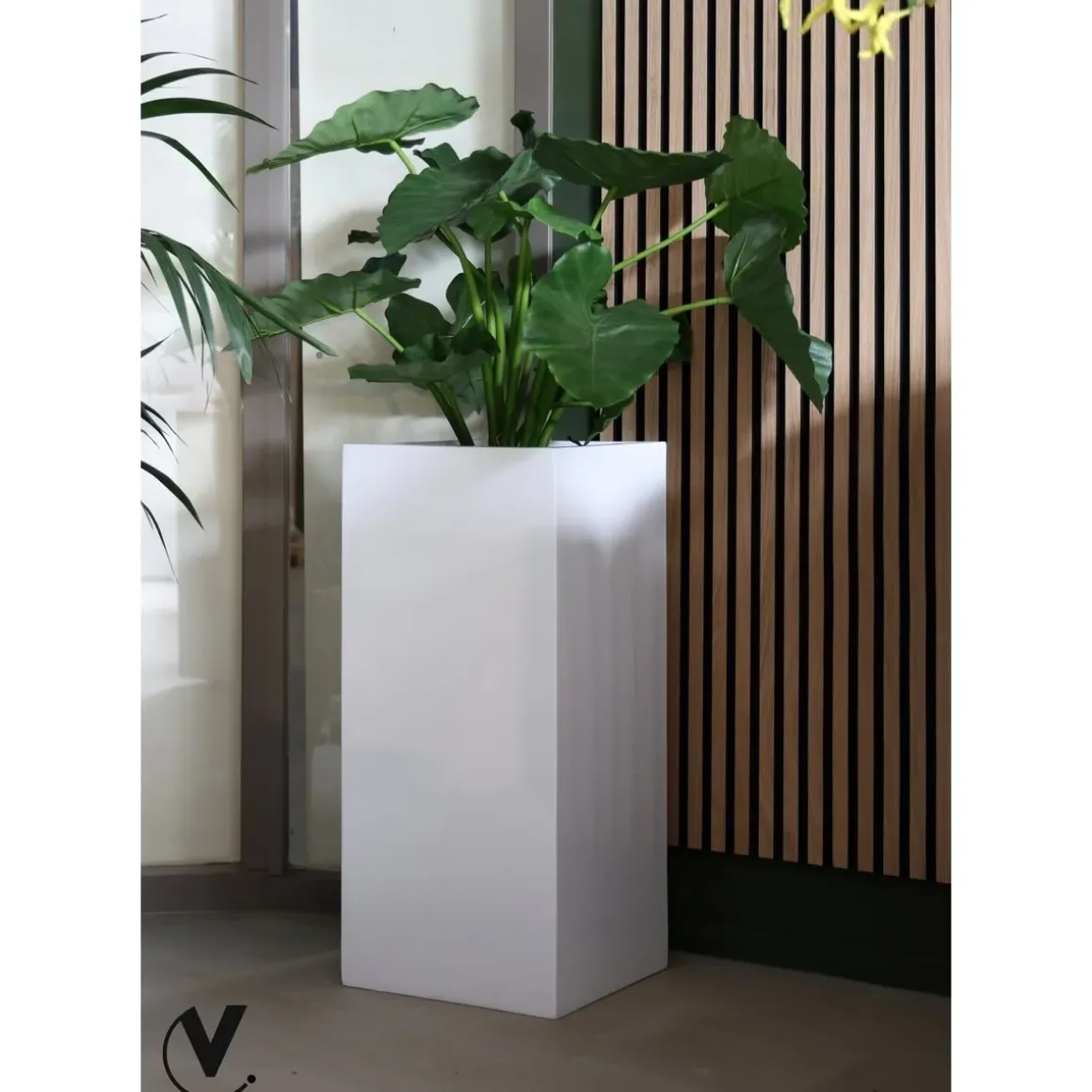 Mont Blanc shiny white L35 x B35 x H80cm Copy