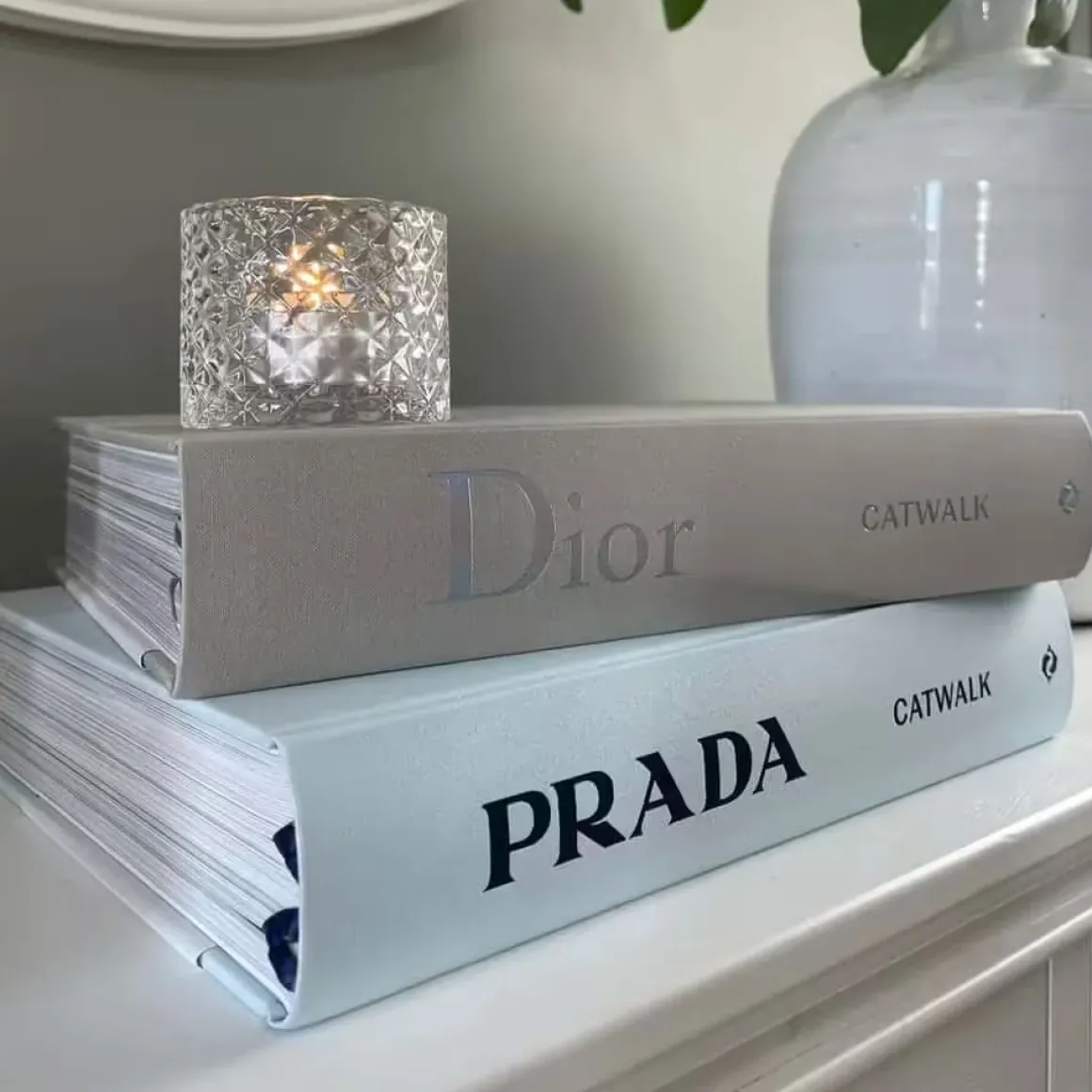 Tafelboek Dior Catwalk Fashionbook grijs
